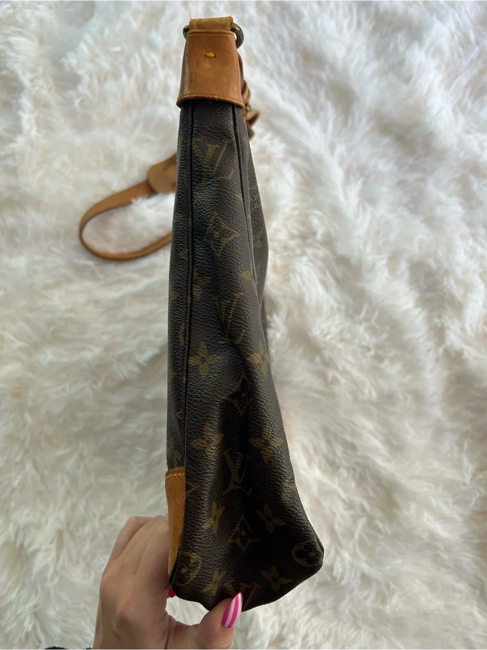 Louis Vuitton Boulogne 35 Monogram Shoulder Bag